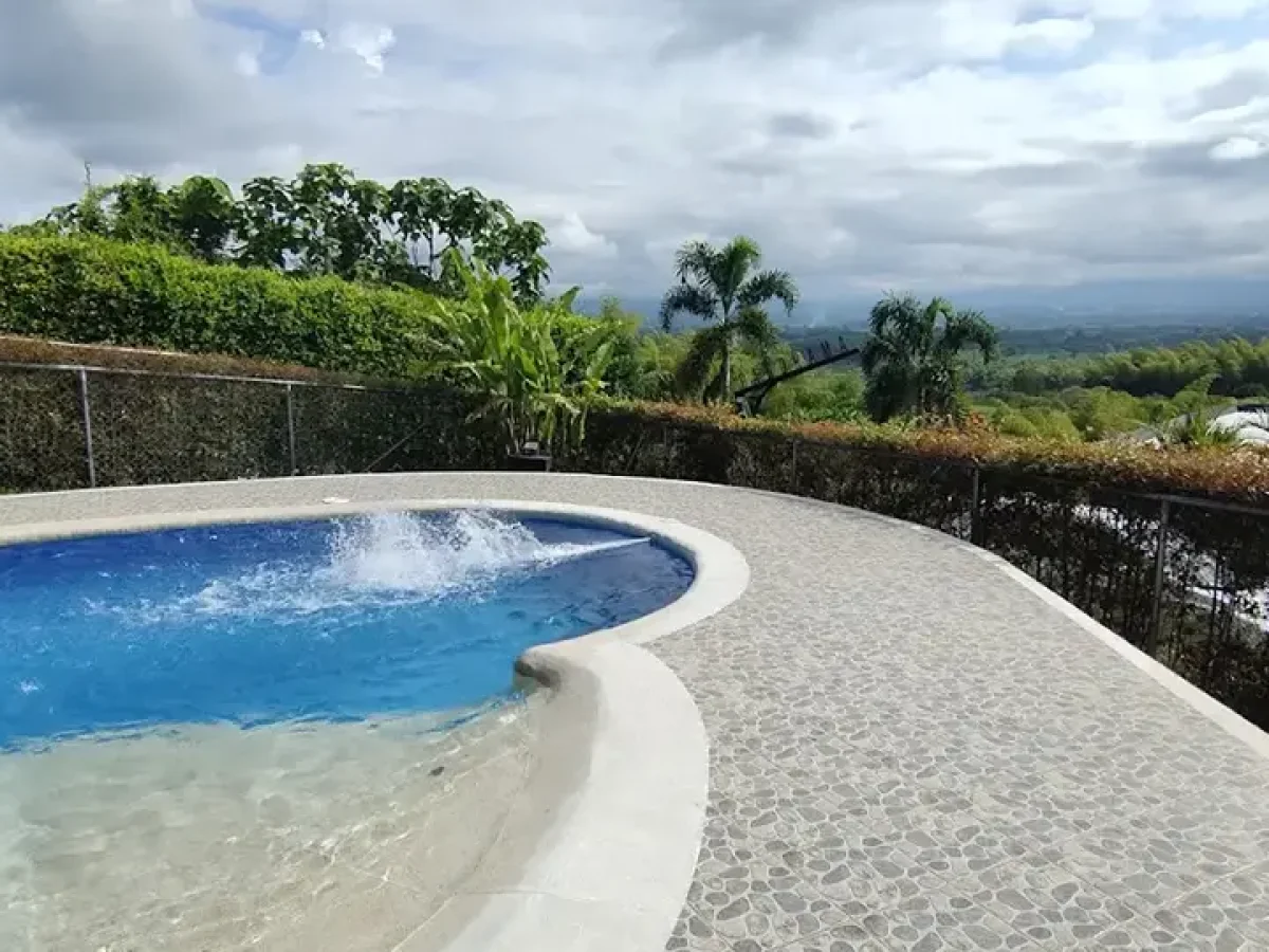 vista piscina casa panorama pueblo tapao en el eje cafetero